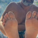bigmanlyfeet avatar