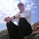 calls-out-the-moon avatar