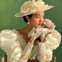 girl--blogging avatar