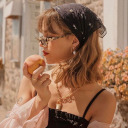 girlinbookland avatar