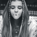 grey-scale-bea-uty-blog avatar