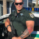 ilovehunkycops avatar