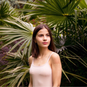 kiks-through-lens avatar