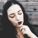 laragazzadagliocchitristi avatar