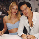 lovingbughead avatar