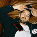 rhinestonecryboy avatar