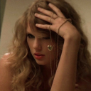 shereadsandcries avatar