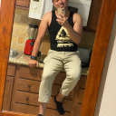 slowlylookbehindyou avatar