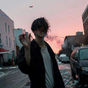 szemben-lukteto-veres-er avatar