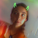 the-girl-with-the-angels avatar