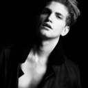 theblackrosesarepoisoned avatar