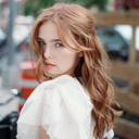 zoey-deutch avatar